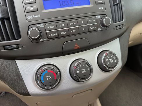 Used 2009 Hyundai Elantra GLS image 29