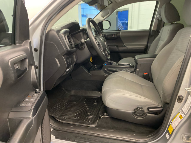 Used 2022 Toyota Tacoma SR AWD/4WD image 39