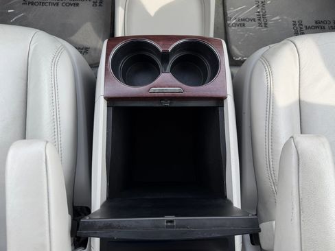 Used 2013 Toyota Sienna XLE image 33