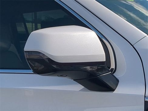 Used 2022 GMC Yukon XL Denali w/ Denali Ultimate Package image 28