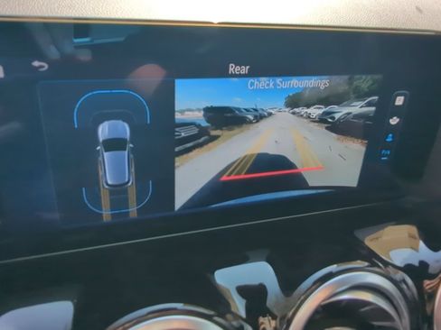 Used 2025 Mercedes-Benz GLA 250 image 7