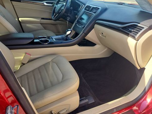 Used 2013 Ford Fusion SE FWD image 21