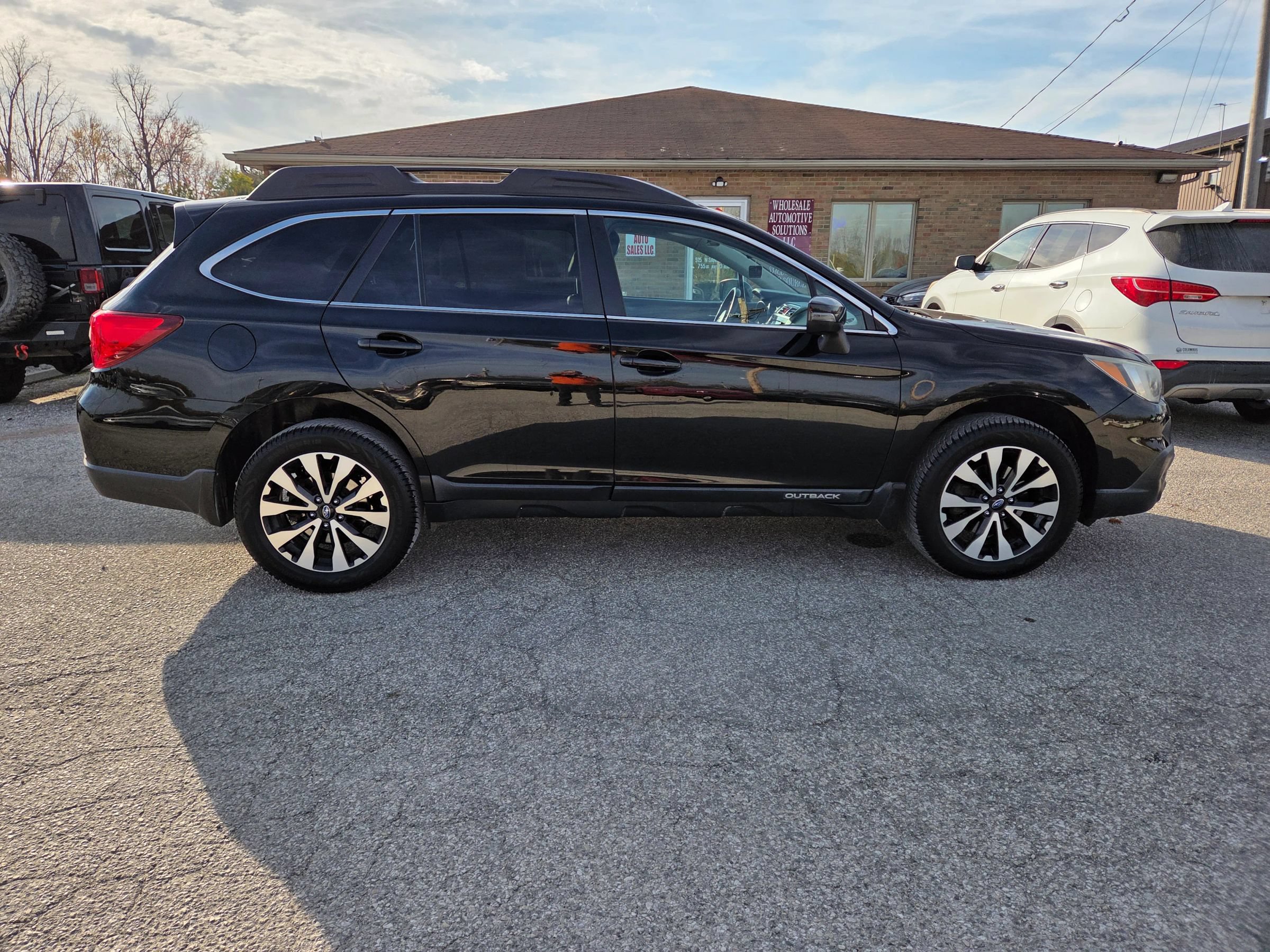 Used 2016 Subaru Outback 2.5i Limited AWD/4WD image 4