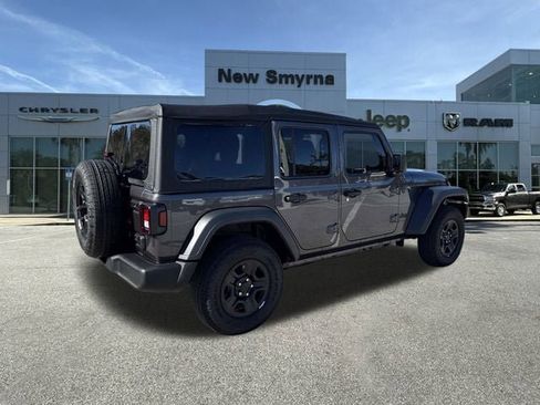 Used 2025 Jeep Wrangler Sport image 4