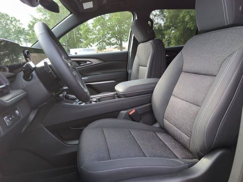 New 2026 Chevrolet Traverse LT w/ LPO, Floor Liner Package FWD image 17