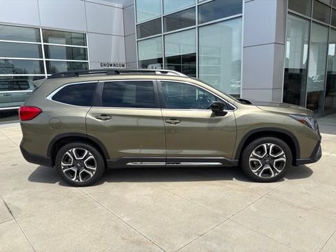 Used 2024 Subaru Ascent Limited w/ Technology Package AWD/4WD image 8
