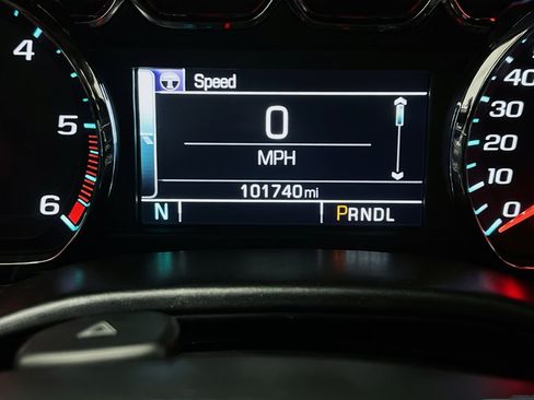 Used 2018 Chevrolet Silverado 1500 LT w/ All Star Edition AWD/4WD image 8