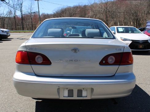 Used 2002 Toyota Corolla LE FWD image 9