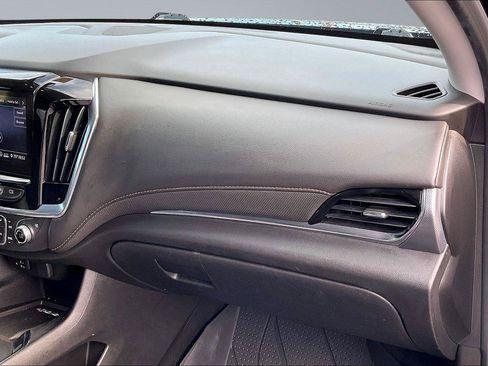Used 2020 Chevrolet Traverse Premier FWD image 18