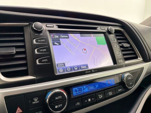 Used 2015 Toyota Highlander XLE AWD/4WD image 24