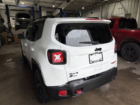 Used 2023 Jeep Renegade Trailhawk w/ Trailhawk Elite Group image 6
