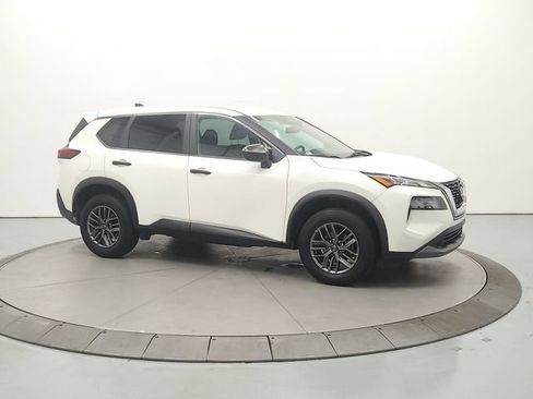 Used 2023 Nissan Rogue S AWD/4WD image 9