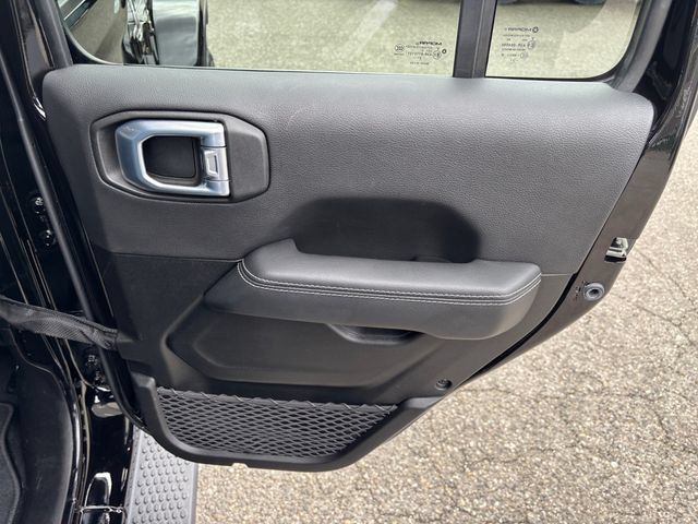 Used 2021 Jeep Wrangler Unlimited Sahara w/ Uconnect 4C Nav & Sound Group AWD/4WD image 17