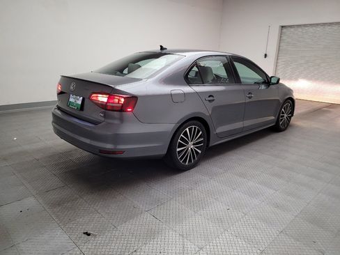 Used 2016 Volkswagen Jetta Sport image 9