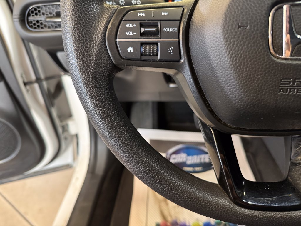 Used 2025 Honda HR-V LX image 11