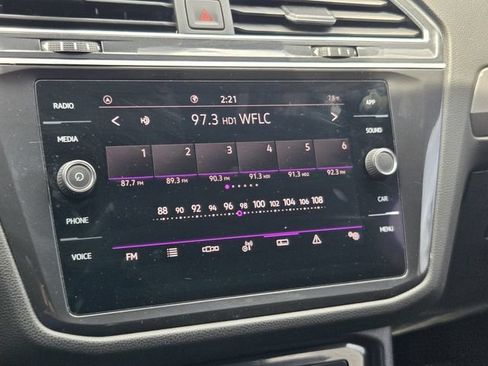 Used 2022 Volkswagen Tiguan SE R-Line FWD image 18