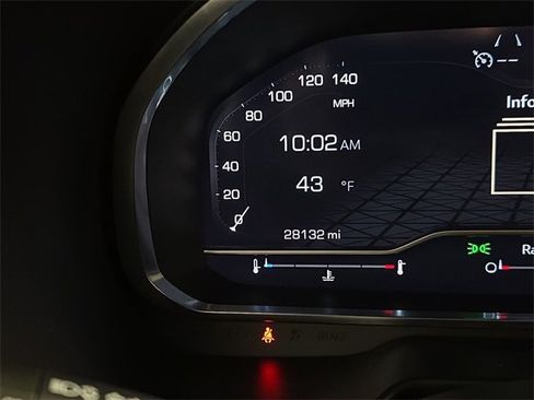 Used 2023 GMC Yukon XL SLE image 13