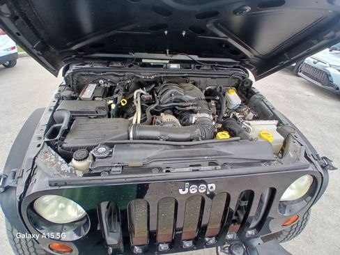 Used 2012 Jeep Wrangler Unlimited Sport AWD/4WD image 21