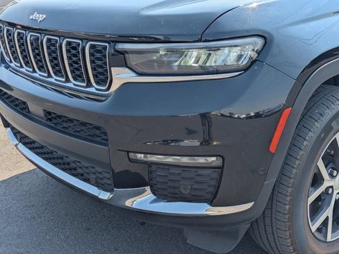 Used 2024 Jeep Grand Cherokee L Limited w/ Luxury Tech Group II AWD/4WD image 12