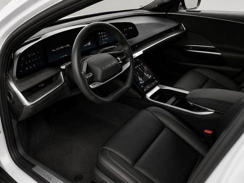 Used 2024 Lucid Air Touring AWD/4WD image 3