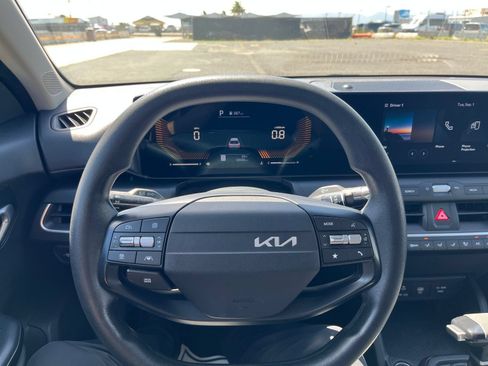 Used 2025 Kia K4 FWD image 28