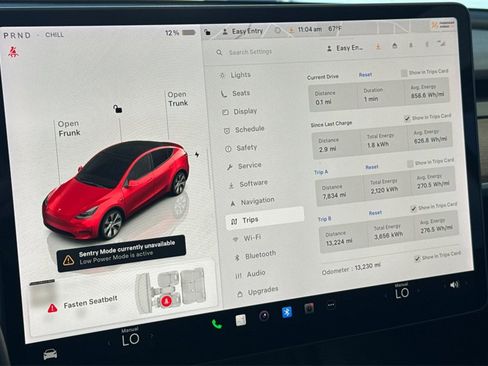 Used 2022 Tesla Model Y Long Range image 23