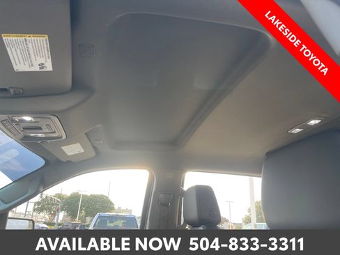 Used 2022 Chevrolet Silverado 1500 LT Trail Boss w/ LT Trail Boss Premium Package AWD/4WD image 28