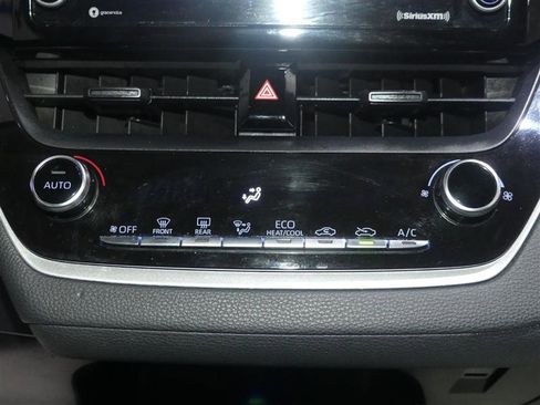 Used 2022 Toyota Corolla LE image 36