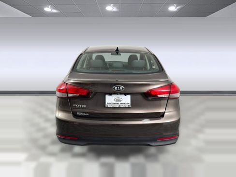 Used 2018 Kia Forte LX w/ LX Popular Package image 10
