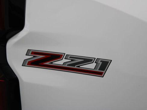 Used 2024 Chevrolet Colorado Z71 w/ Z71 Convenience Package 2 image 13