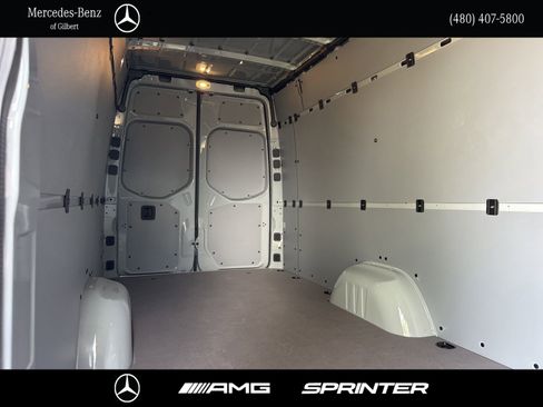 Used 2024 Mercedes-Benz Sprinter 2500 image 14