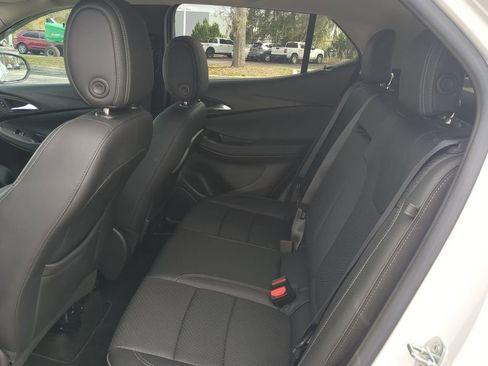 Used 2023 Buick Encore GX Essence w/ Experience Buick Package FWD image 14