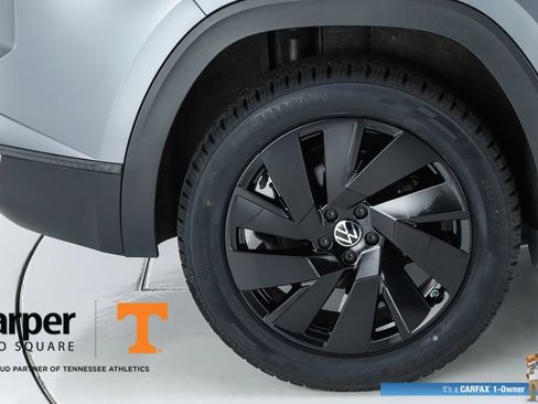 Used 2024 Volkswagen Atlas Cross Sport SE w/ Panoramic Sunroof Package FWD image 52