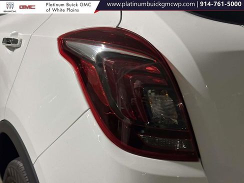 Used 2022 Buick Encore Preferred image 12