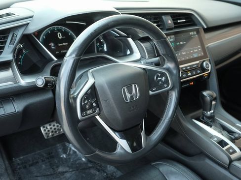 Used 2020 Honda Civic Touring image 10