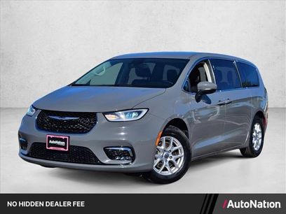 Used 2023 Chrysler Pacifica Touring-L