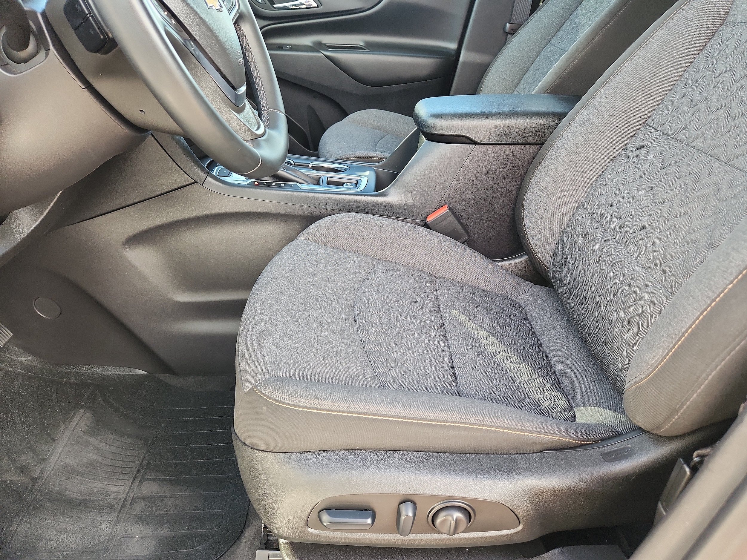 Used 2024 Chevrolet Equinox LT AWD/4WD image 10