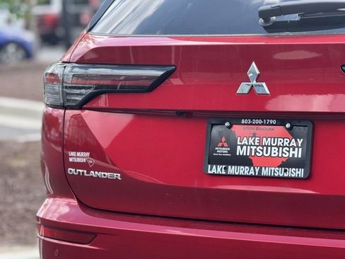 New 2025 Mitsubishi Outlander SE image 10