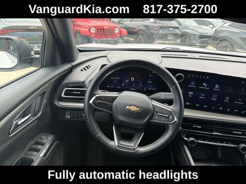 Used 2025 Chevrolet Traverse LT AWD/4WD image 13