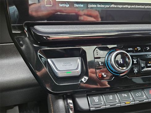 Used 2024 GMC Sierra 3500 AT4 w/ AT4 Preferred Package image 28