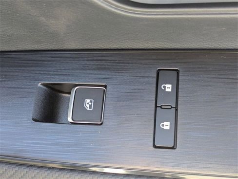 New 2026 Nissan Kicks SR image 32