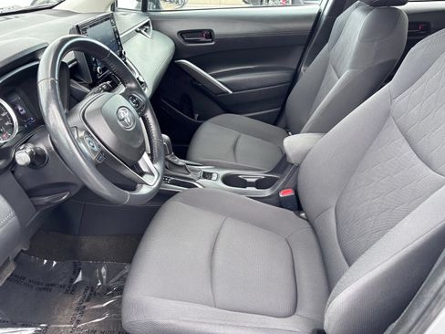 Used 2022 Toyota Corolla Cross LE AWD/4WD image 18