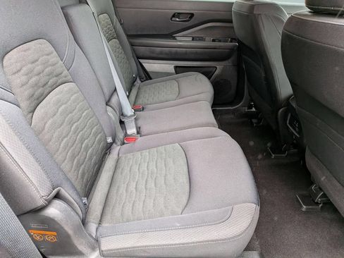 Used 2025 Nissan Pathfinder SV AWD/4WD image 44