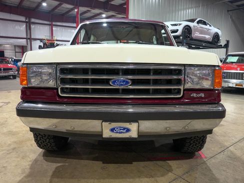 Used 1990 Ford Bronco XLT 2dr 4WD SUV image 24