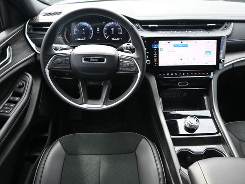 New 2026 Jeep Grand Cherokee L 2WD image 20