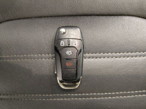 Used 2016 Ford Fusion SE w/ Equipment Group 202A FWD image 32