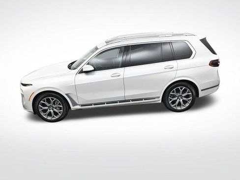 Used 2025 BMW X7 xDrive40i w/ Premium Package image 24