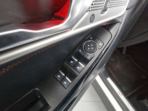 Used 2022 Ford Explorer ST-Line w/ Class IV Trailer Tow Package image 13