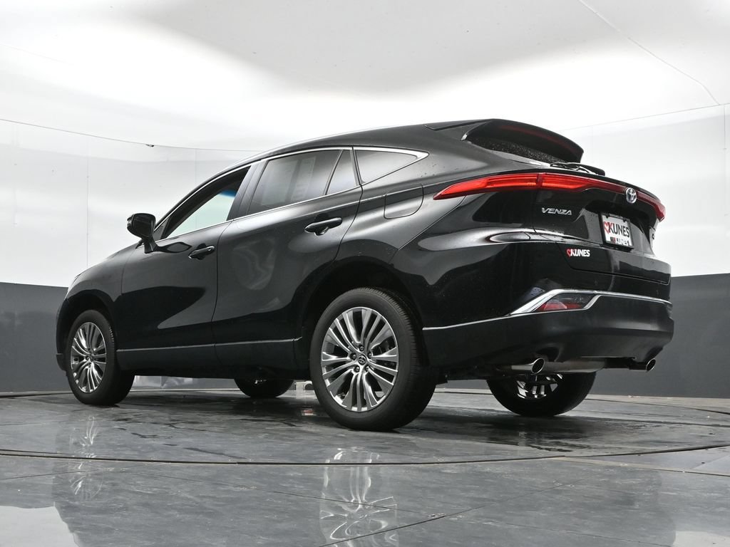 Used 2024 Toyota Venza XLE AWD/4WD image 46