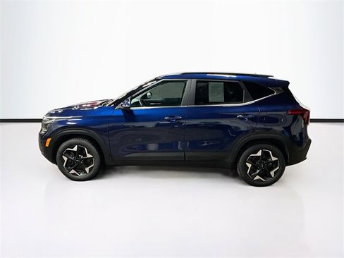 Used 2024 Kia Seltos EX image 4
